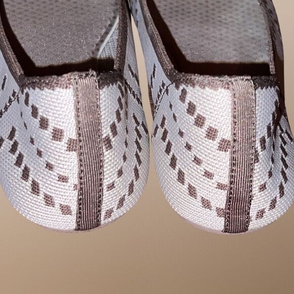 Women's Skechers, Cleo 2.0 - Be Amazed Flat Tan Size 7 - Picture 3 of 14